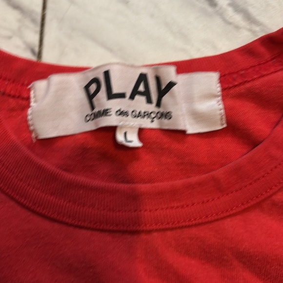 CDG t shirt in red size men’s large - Picture 2 of 4